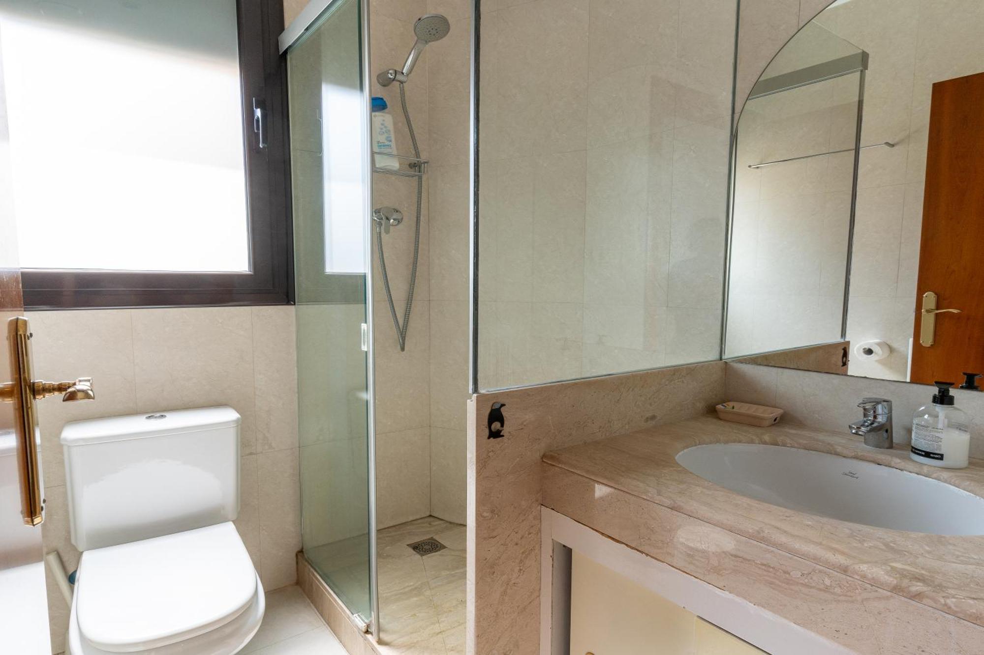 Centrico Apartamento Con Terraza Barcelona Kültér fotó